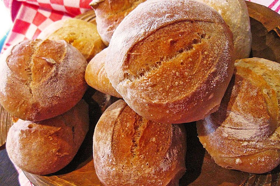 Grundrezept helle Weizenbrötchen