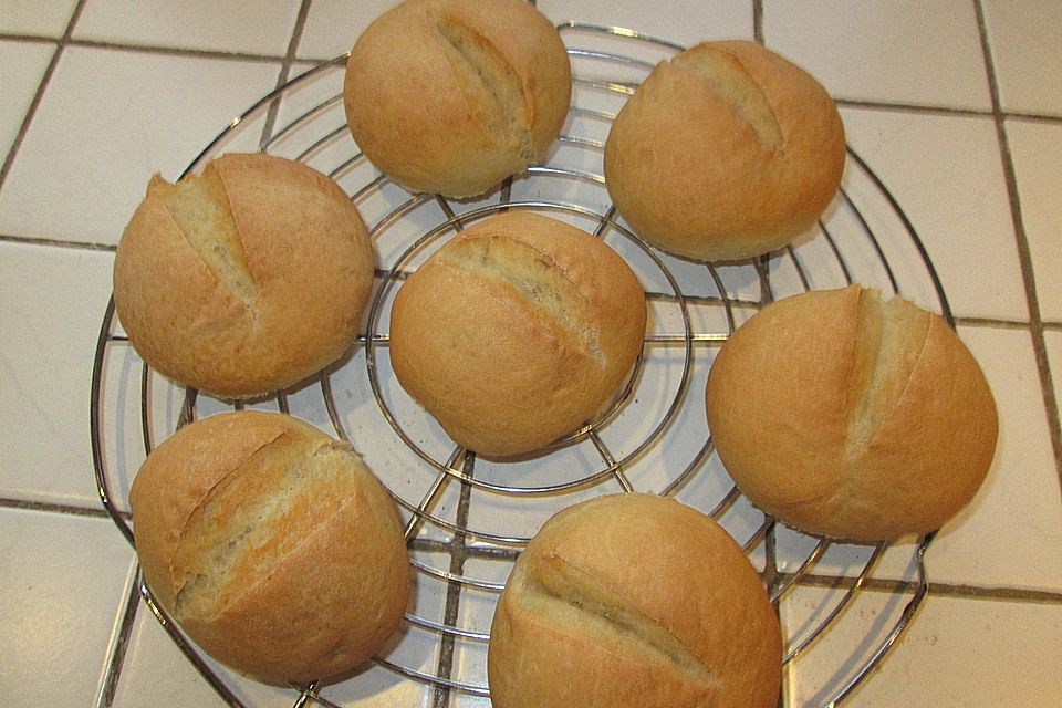 Grundrezept helle Weizenbrötchen