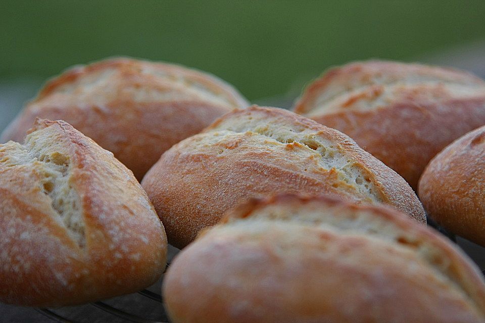 Grundrezept helle Weizenbrötchen