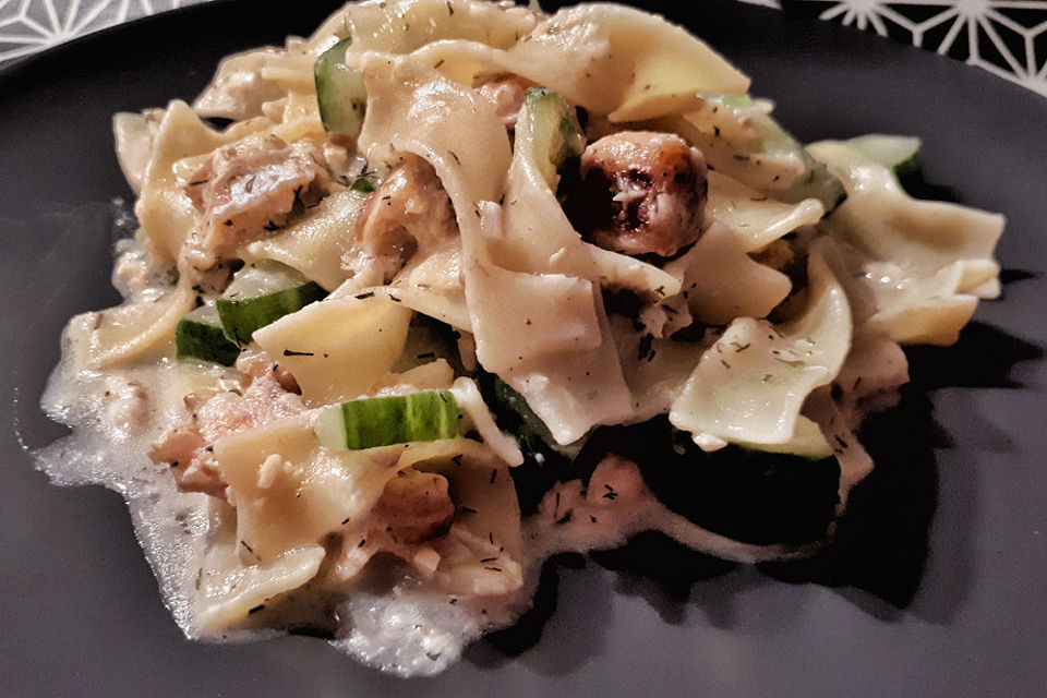 Lachs - Gurken - Pfanne mit Ziegenkäse