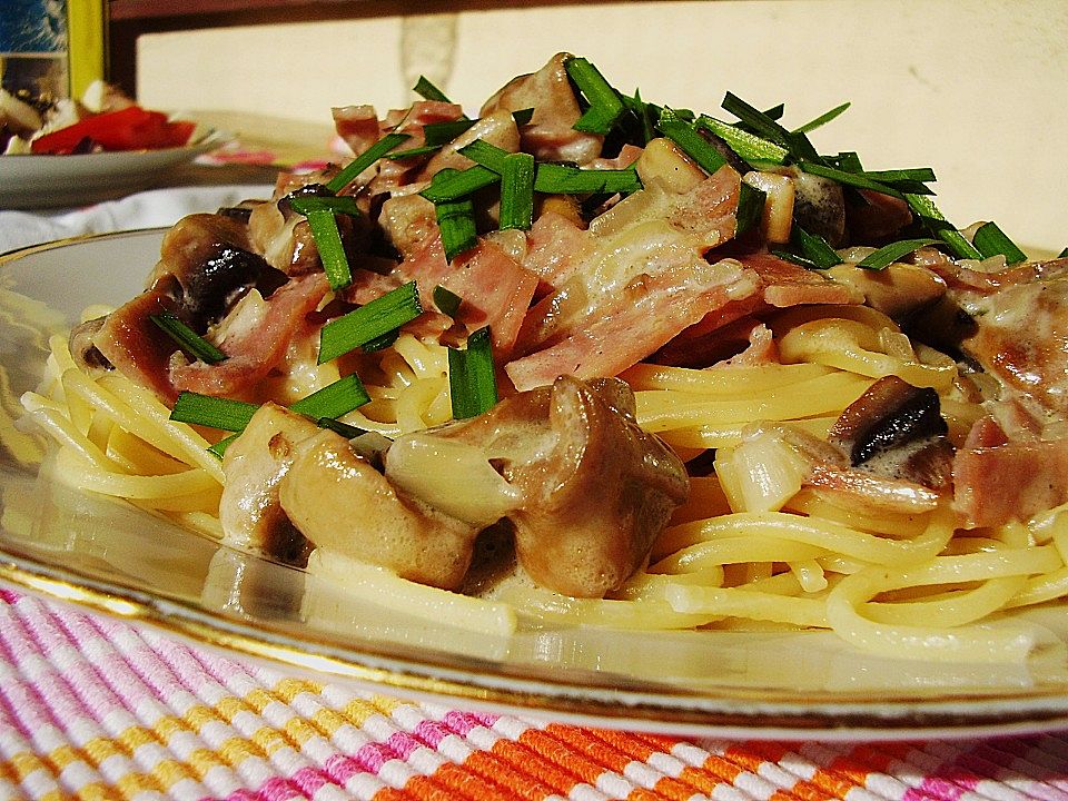 Spaghetti mit Champignon - Schinken - Sahnesauce von Kleopatra28| Chefkoch