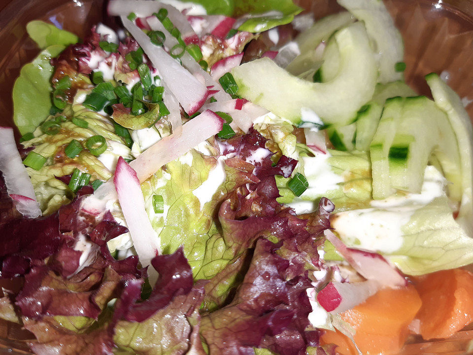Salat mit Joghurtdressing von Chrissy79 | Chefkoch