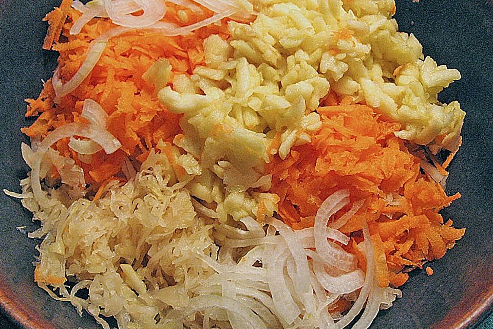 Fruchtiger Sauerkrautsalat