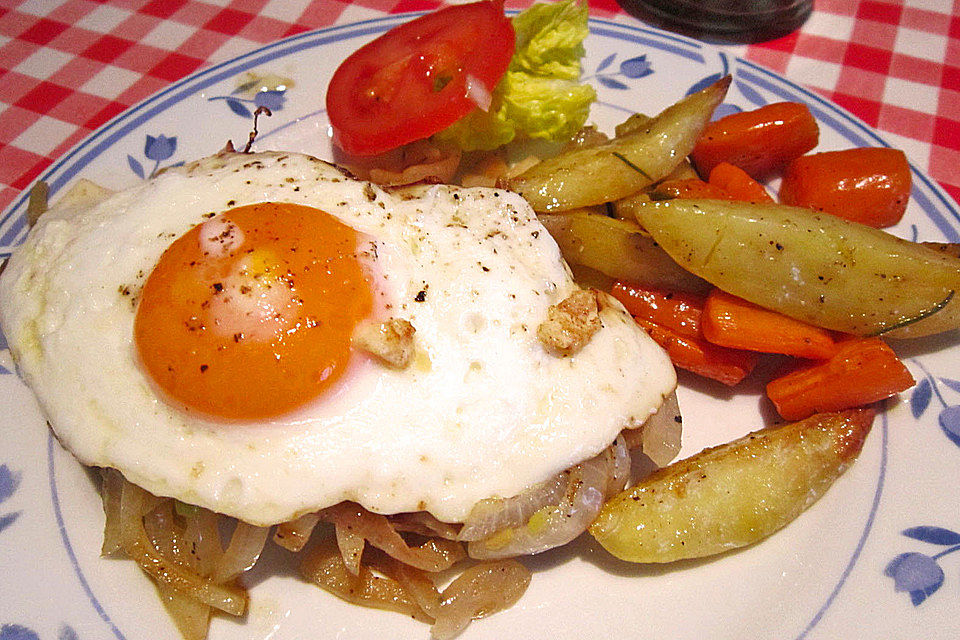 Holzfällerschnitzel mit Spiegelei