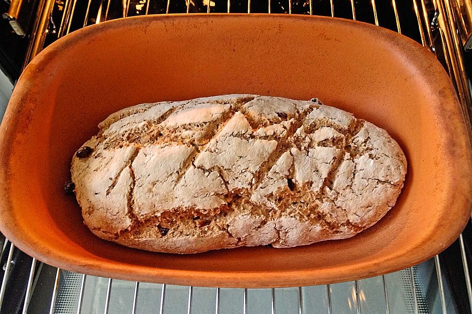 Olivenbrot aus dem Römertopf