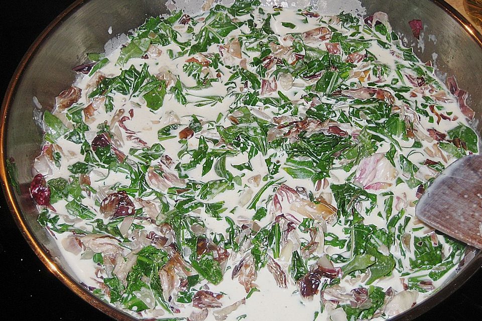 Capellini in sahniger Radicchio - Rucola - Sauce