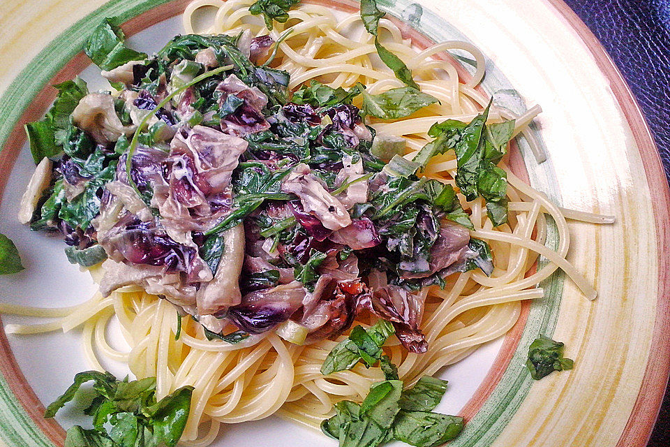 Capellini in sahniger Radicchio - Rucola - Sauce