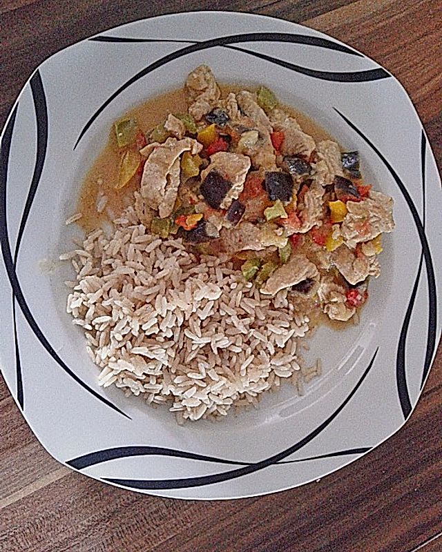 Curry - Reispfanne mit Hühnchen und Gemüse