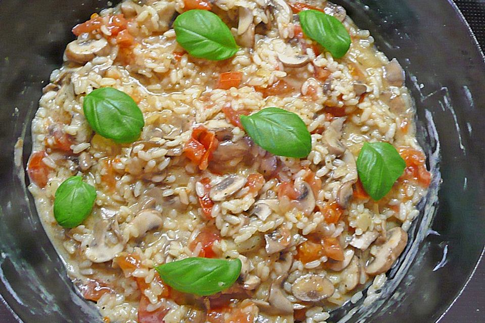 Risotto mit Tomaten und Champignons