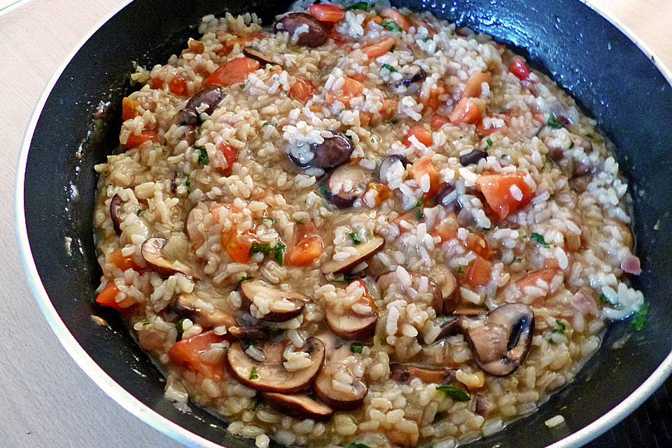 Risotto mit Tomaten und Champignons