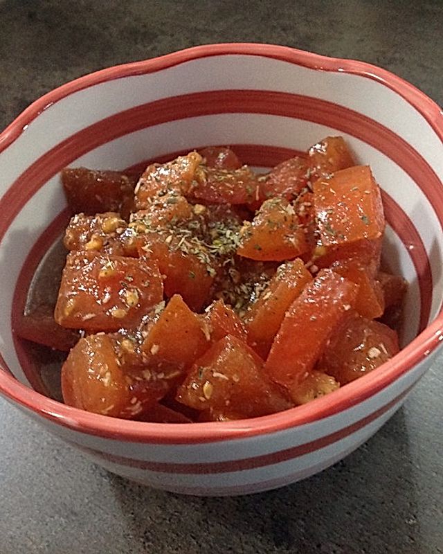 Tomatensalat mit Soja-Honig-Sauce