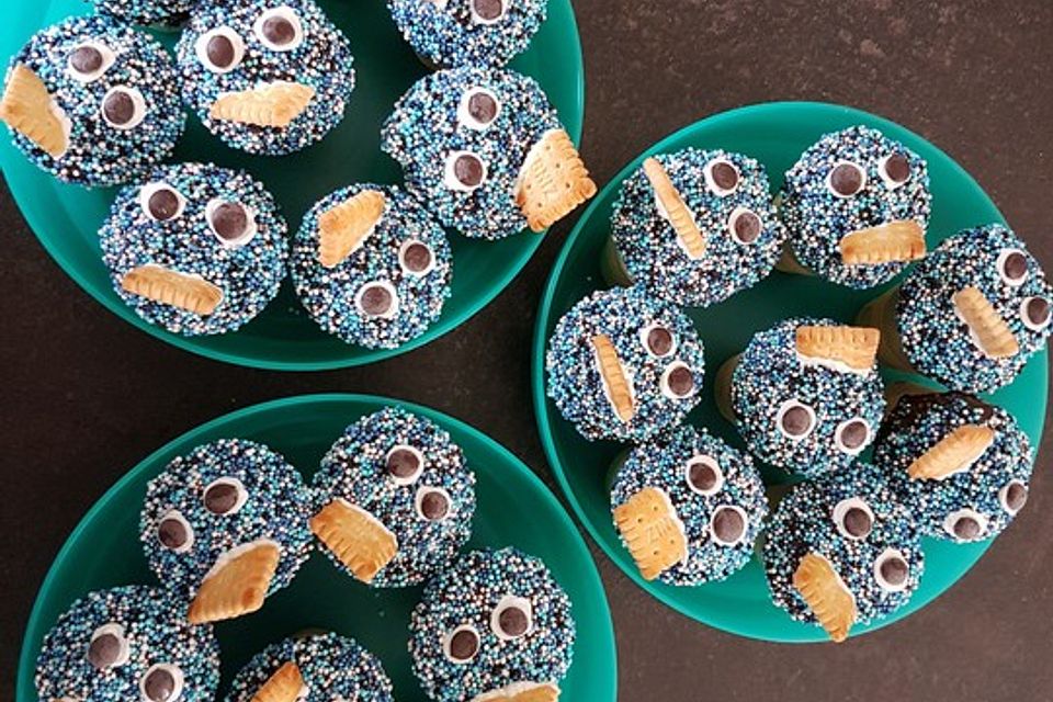 Kleine Kuchen im Waffelbecher Kleine Kuchen im Waffelbecher