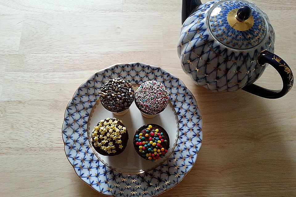 Kleine Kuchen im Waffelbecher Kleine Kuchen im Waffelbecher