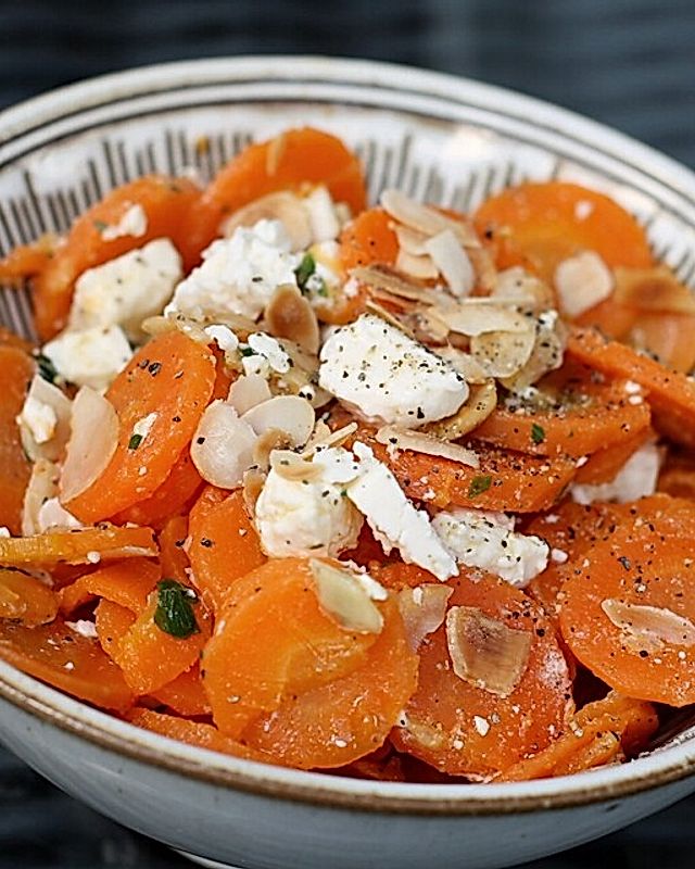 Karotten - Schafskäse - Salat