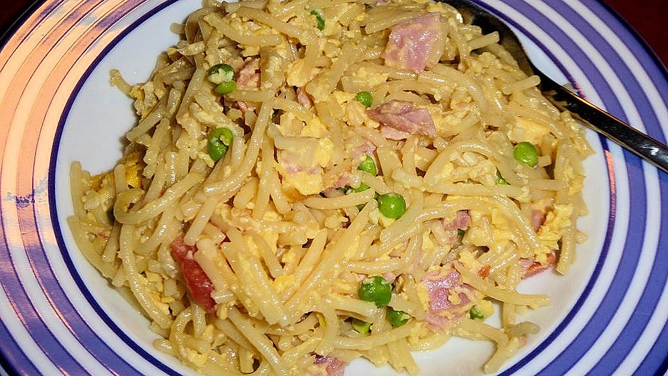 Wie man gebackene nudeln mit kaese macht