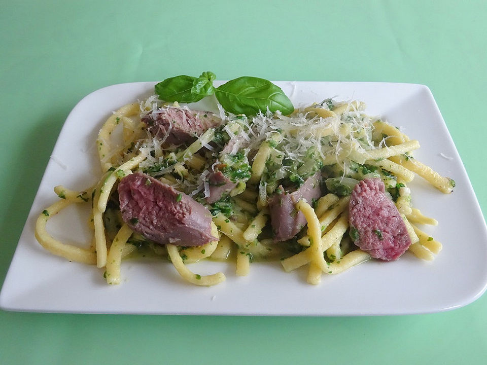 Penne mit gebratenen Lammfilets und Spinat von lilly71| Chefkoch