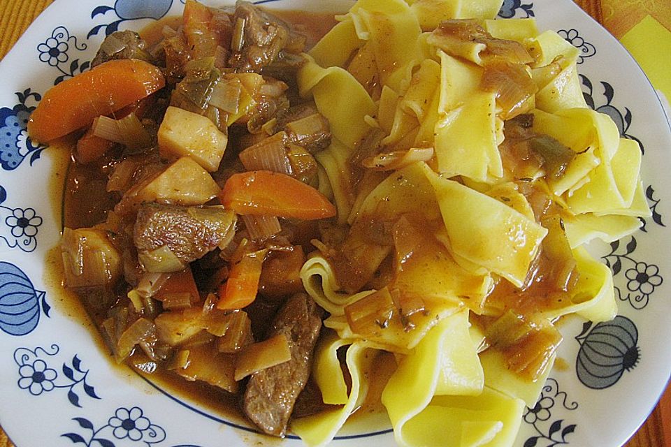 Entenragout mit Bandnudeln Entenragout mit Bandnudeln