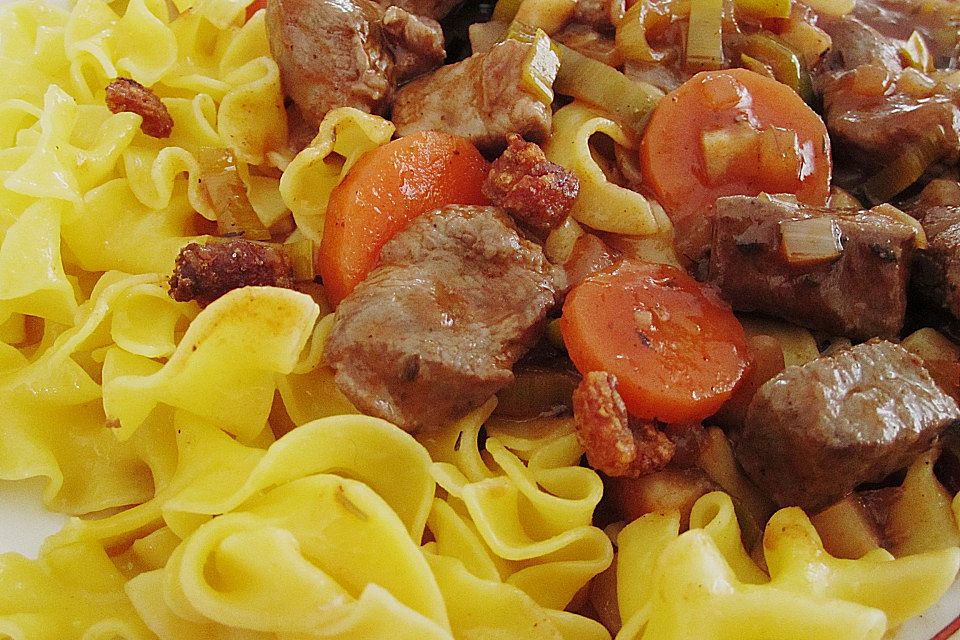 Entenragout mit Bandnudeln Entenragout mit Bandnudeln