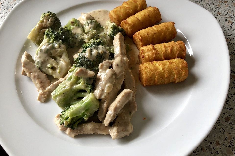 Putengeschnetzeltes mit Brokkoli Putengeschnetzeltes mit Brokkoli