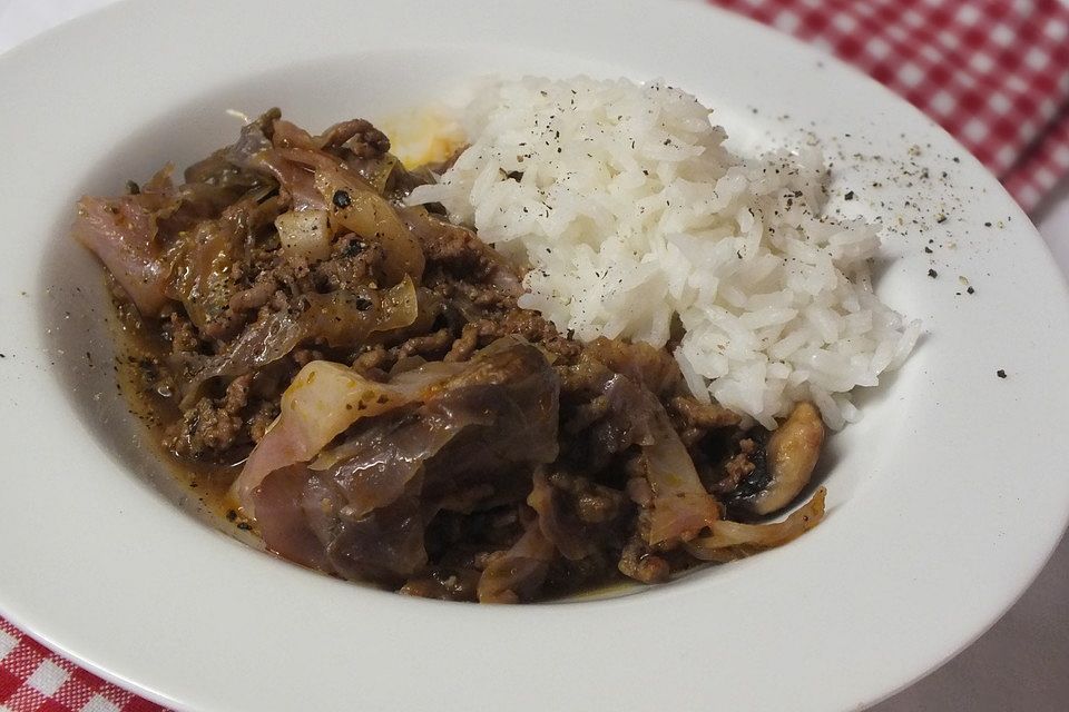 Spitzkohl-Champignon-Hack-Pfanne mit Reis