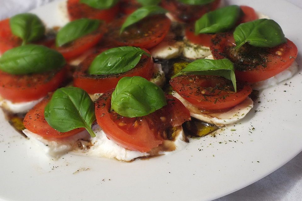 Tomaten - Mozzarella - Salat