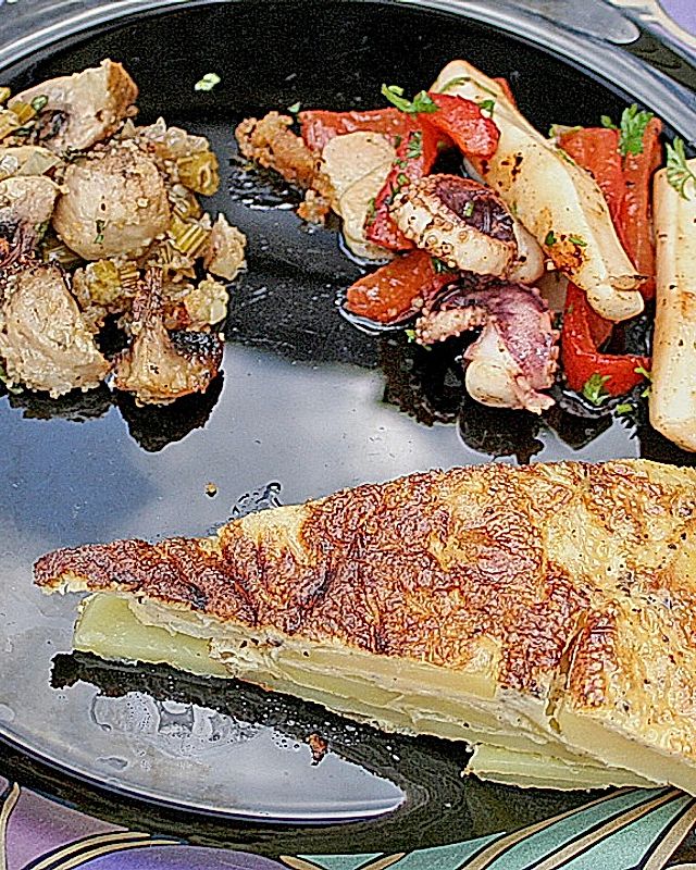 Gegrillte Sepien mit Knoblauch - Champignons und Kartoffeltortilla