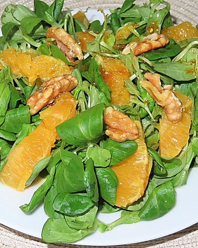 Feiner Salat mit Orangendressing