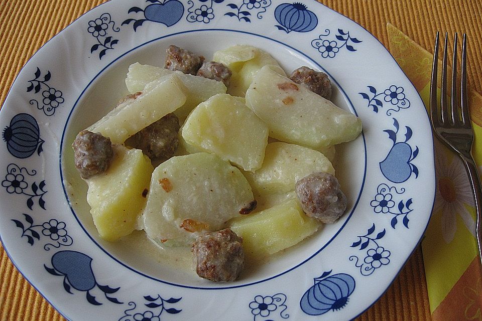 Hackklößchen mit Kohlrabi - Kartoffel - Ragout