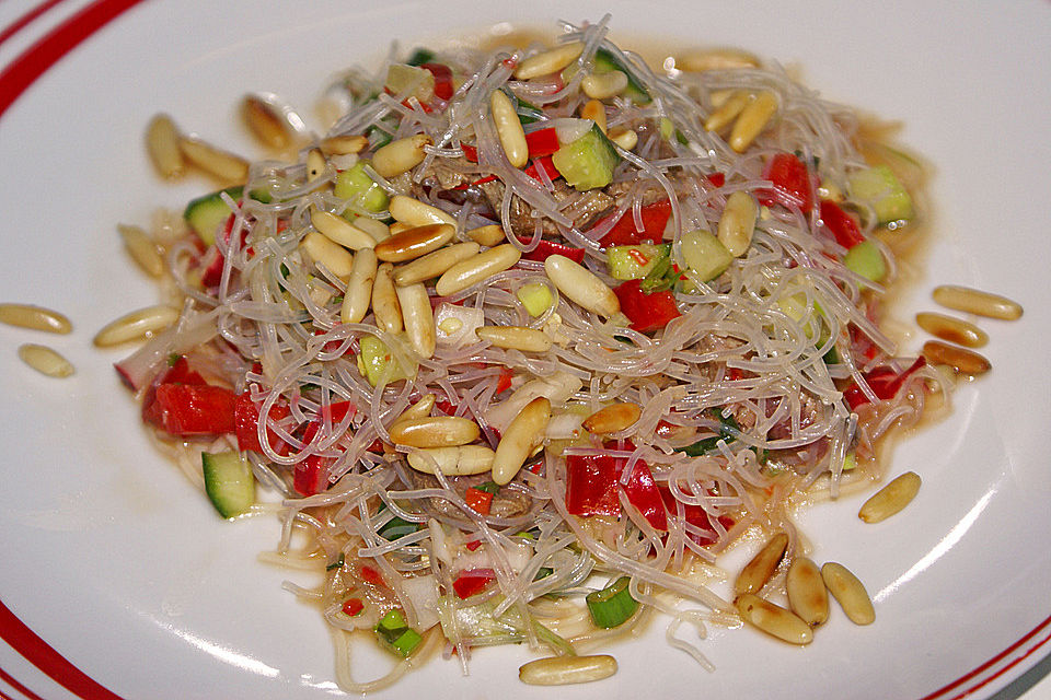 Reisnudelsalat mit Rindfleisch und Zitronengras