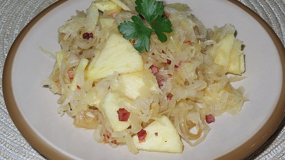 Sauerkrautsalat mit Äpfeln und Speck von _NS_| Chefkoch Sauerkrautsalat mit Äpfeln und Speck von _NS_| Chefkoch