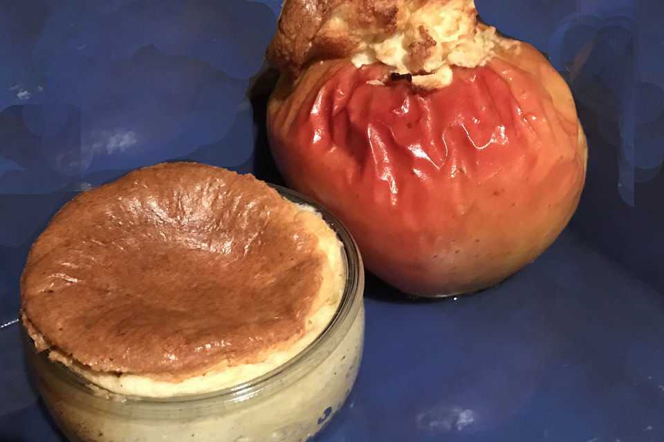 Käsesoufflé im Apfel