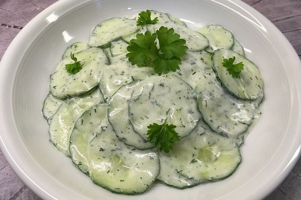 Gurkensalat mit Joghurt