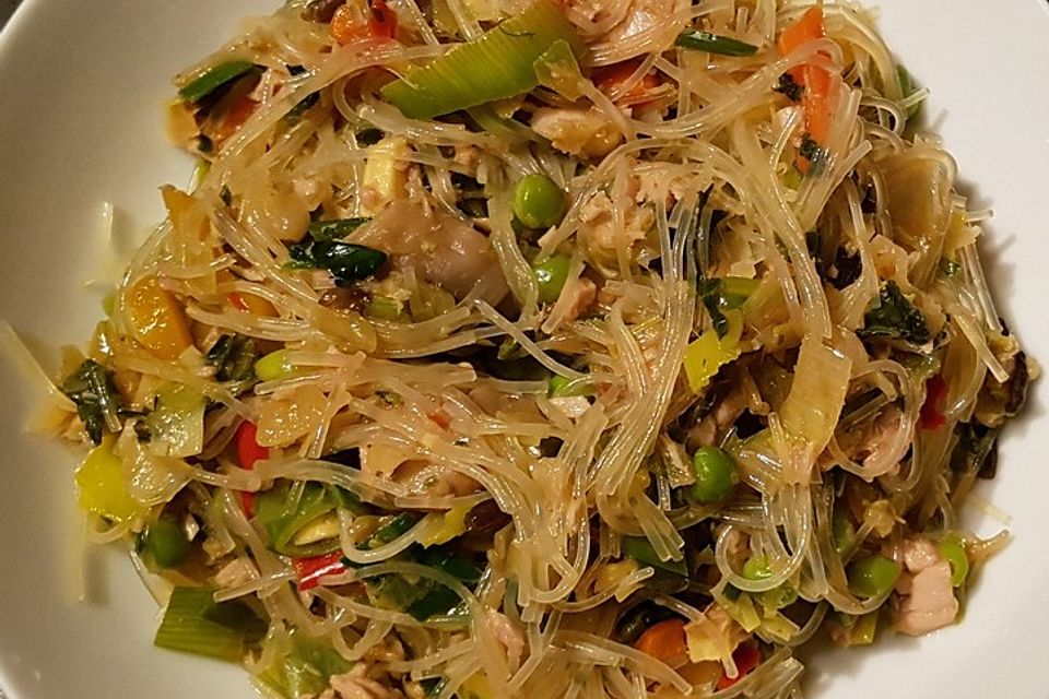 Asiatischer Glasnudelsalat mit Thunfisch