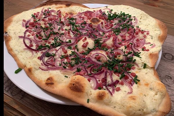 Flammkuchen Elsässer Art, süß oder herzhaft von Dork | Chefkoch