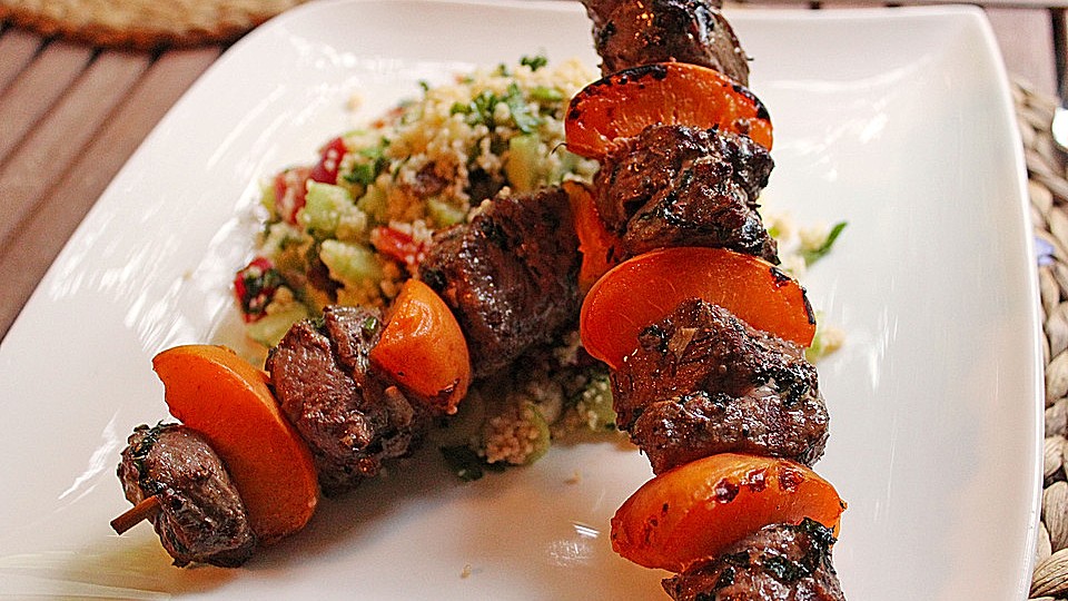 Gegrillte-Lammspie-e-mit-Aprikosen