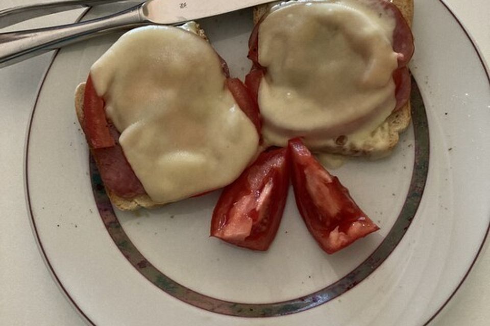 Tomatenbrot aus der Mikrowelle