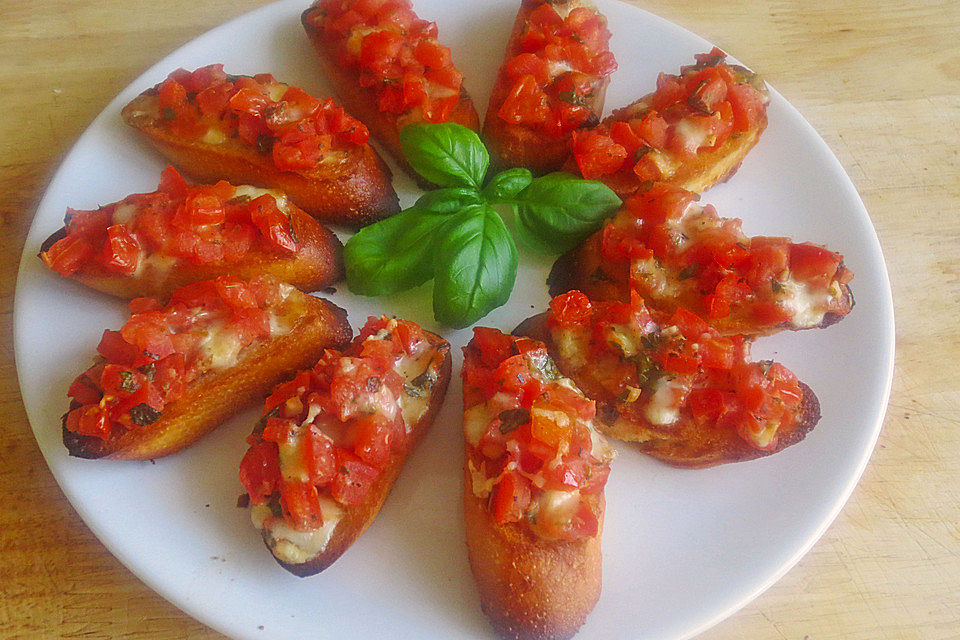 Crostini mit Tomaten