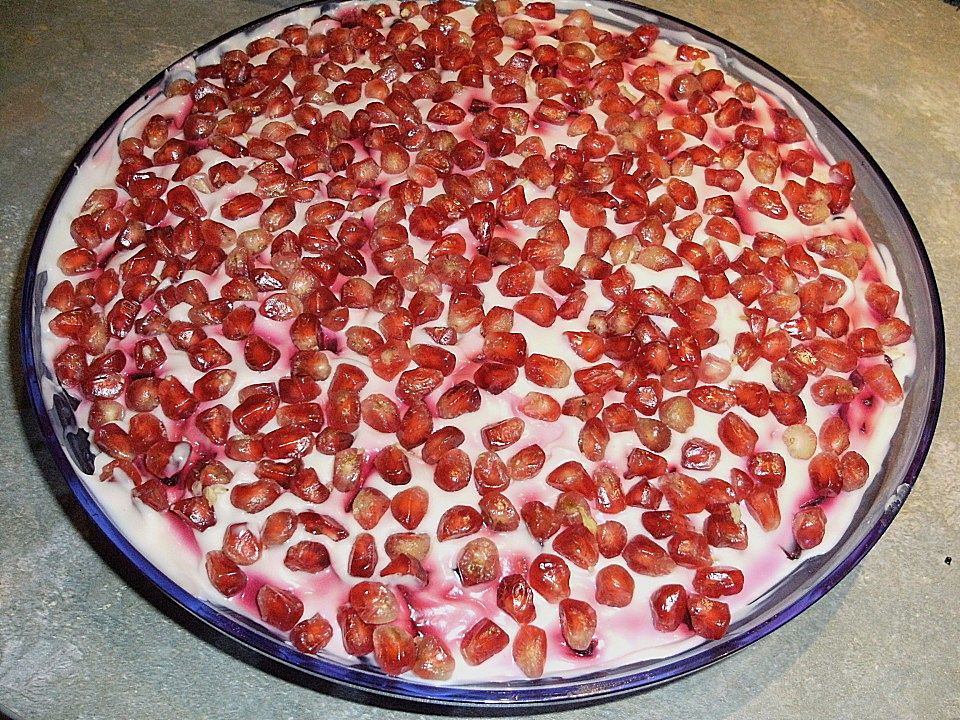 Schichtsalat mit Granatapfelhaube von perßik| Chefkoch