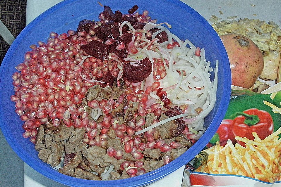 Granatapfelsalat mit Hähnchenstreifen