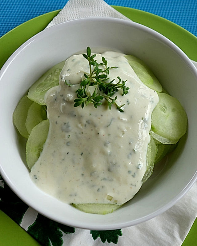 Joghurtdressing - perfekt für Gurkensalat