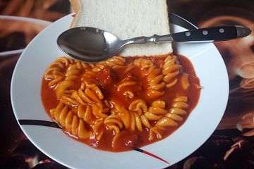 Tomatensuppe mit Pastaeinlage