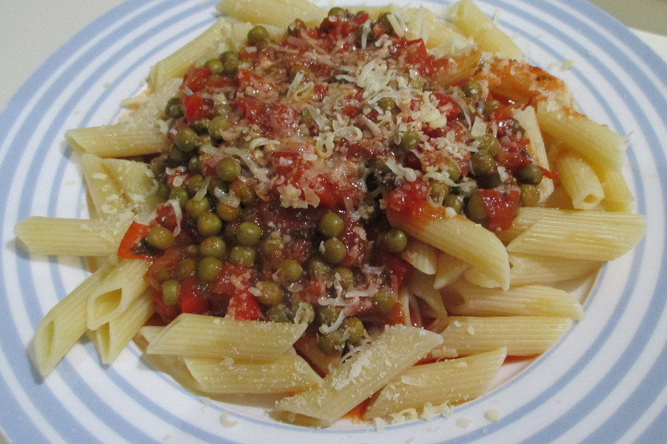 Nudeln mit Gemüse - Tomaten - Sauce