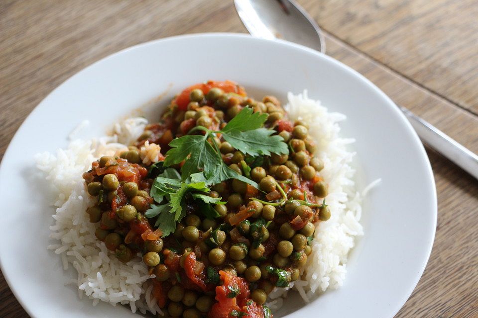 Nudeln mit Gemüse - Tomaten - Sauce