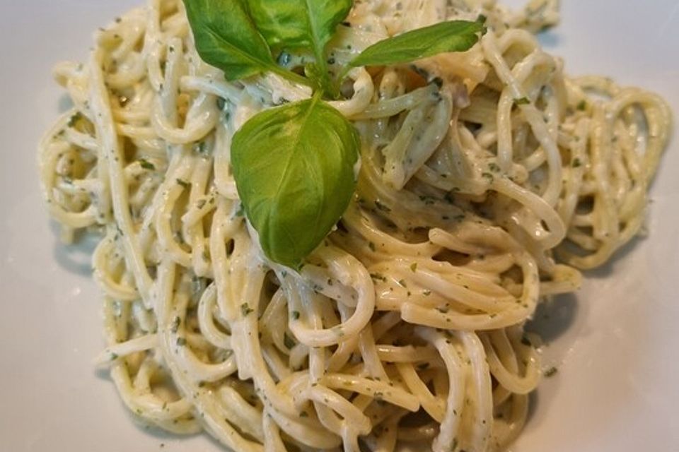 Spaghetti mit Kräuter - Sahne - Sauce