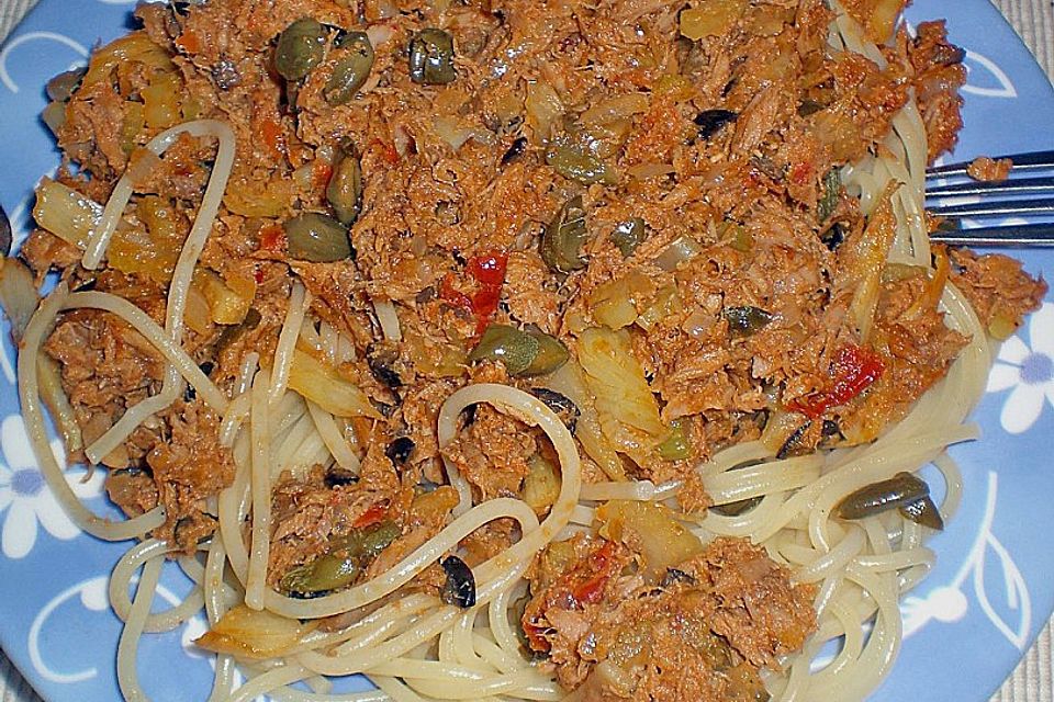 Anjas Spaghetti mit Fenchel - Staudensellerie - Thunfisch - Sauce