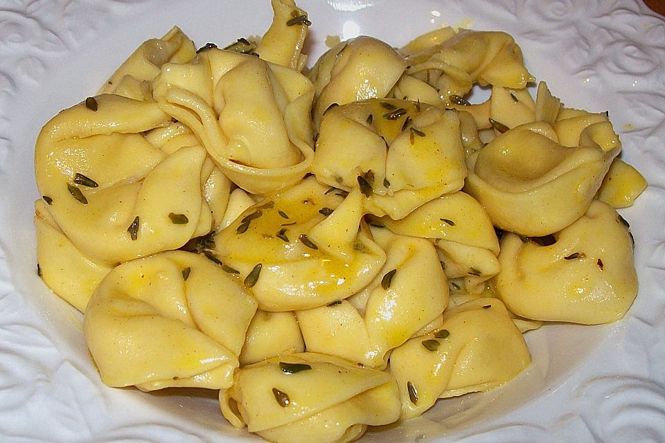 Käsetortellini an Orangen-Salbei-Butter