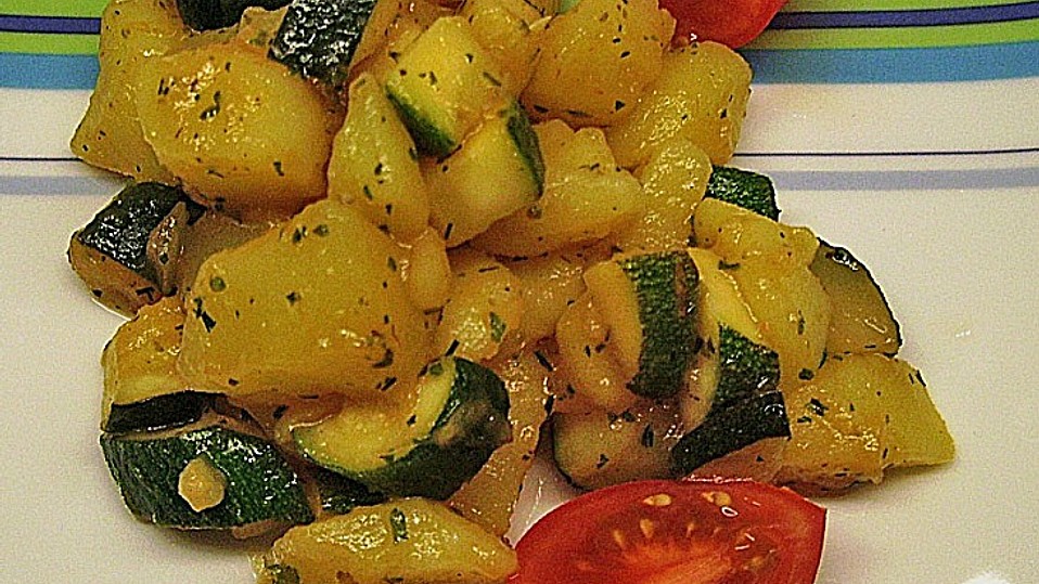 Illes warmer Zucchini-Kartoffelsalat - sommerlich leicht und einfach ...