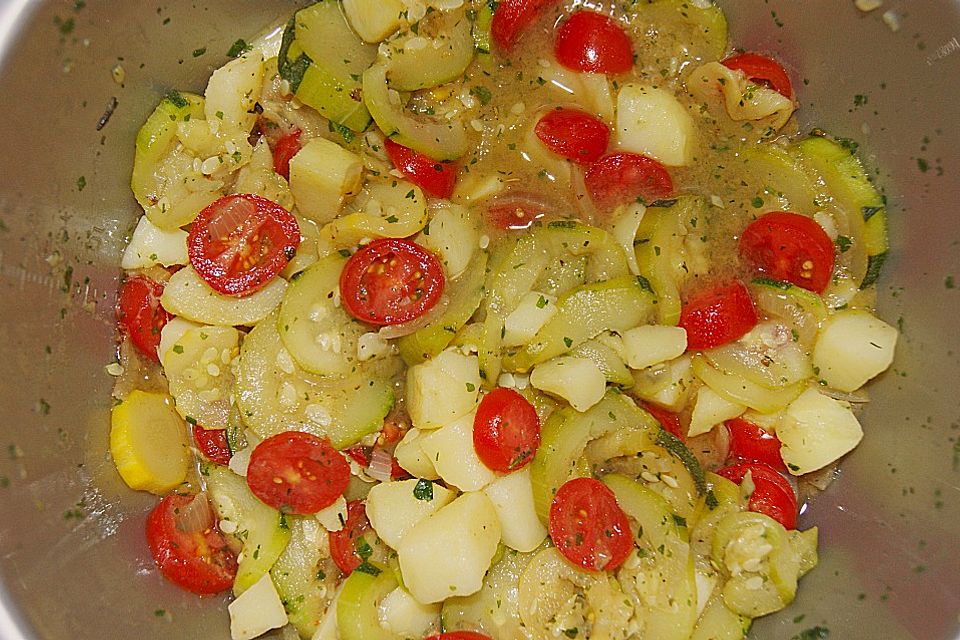 Illes warmer Zucchini-Kartoffelsalat - sommerlich leicht und einfach