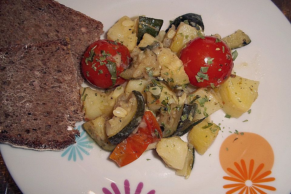 Illes warmer Zucchini-Kartoffelsalat - sommerlich leicht und einfach