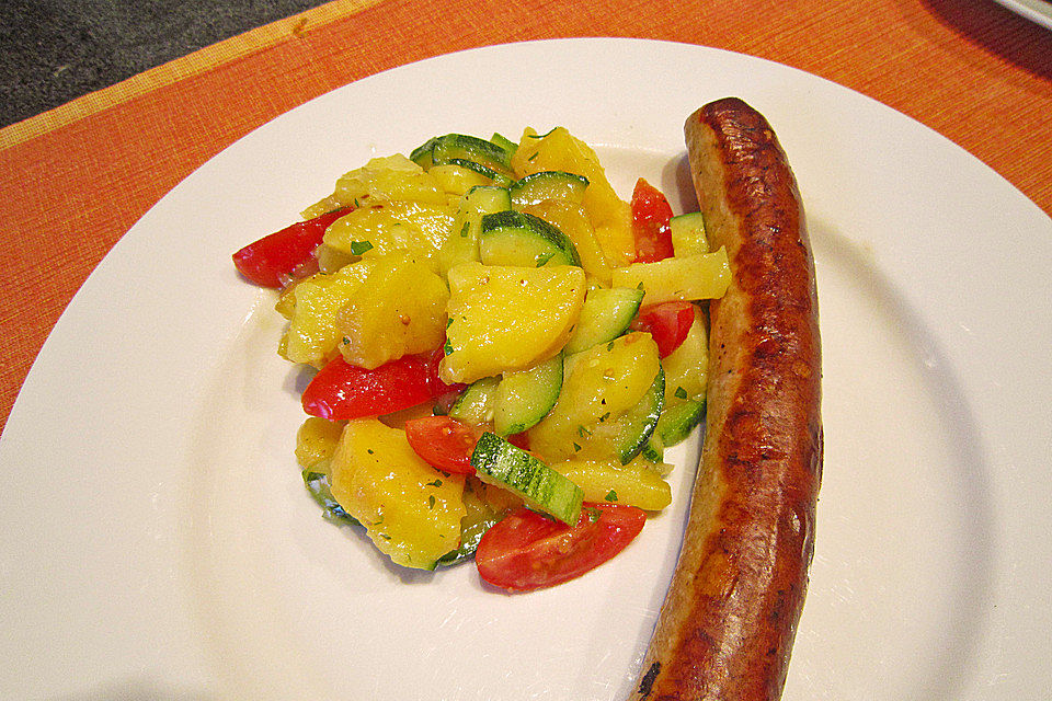 Illes warmer Zucchini-Kartoffelsalat - sommerlich leicht und einfach